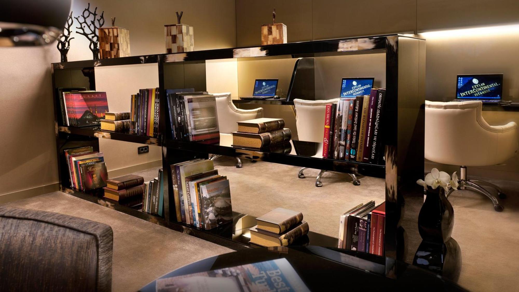 Отель Intercontinental Istanbul By Ihg Экстерьер фото A computer in a library